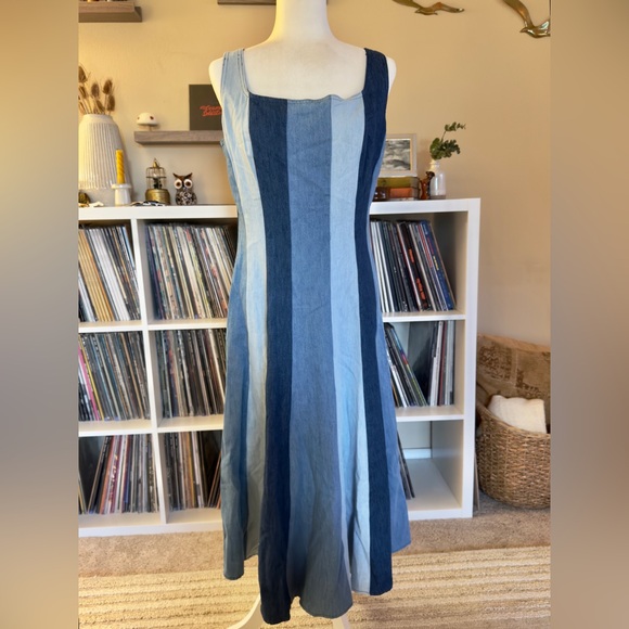 FARM Rio Dresses & Skirts - FARM Rio Anthropologie Size Medium Colorblocked Denim Midi Dress